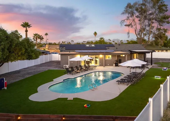 Holiday home 5 Bedroom With Heated Pool, Fire Pit, Big Backyard In Paradise Valley *
