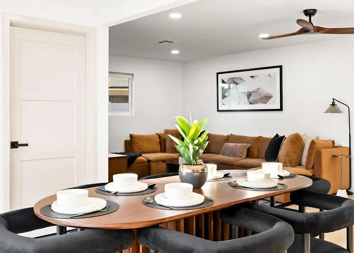 Holiday home 5 Bedroom With Heated Pool, Fire Pit, Big Backyard In Paradise Valley