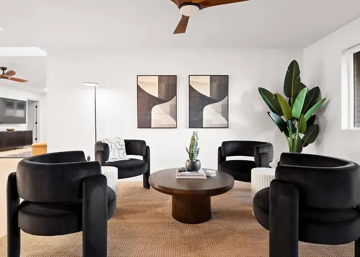 5 Bedroom With Heated Pool, Fire Pit, Big Backyard In Paradise Valley Holiday home