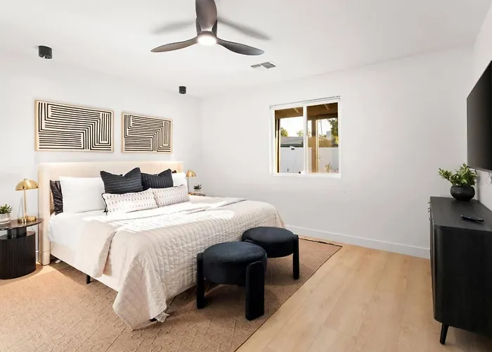 Holiday home 5 Bedroom With Heated Pool, Fire Pit, Big Backyard In Paradise Valley
