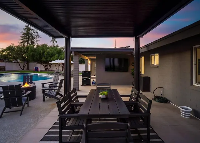 5 Bedroom With Heated Pool, Fire Pit, Big Backyard In Paradise Valley *