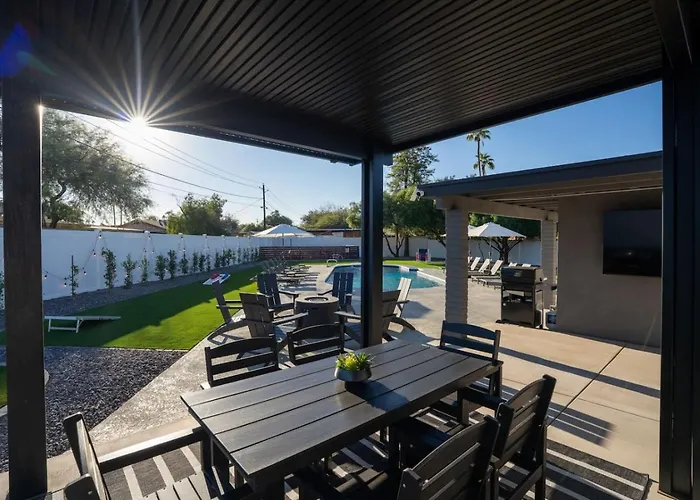 5 Bedroom With Heated Pool, Fire Pit, Big Backyard In Paradise Valley Holiday home Phoenix