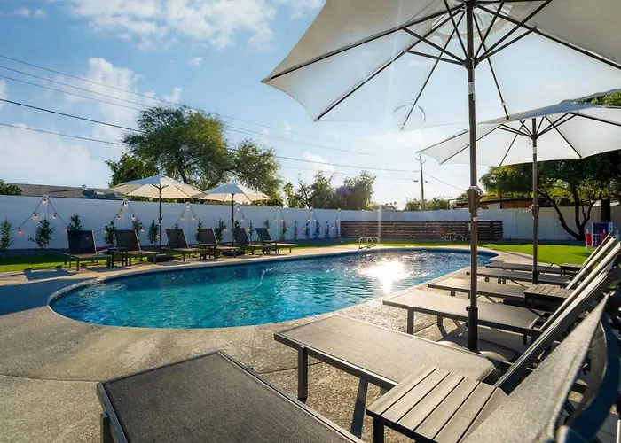 5 Bedroom With Heated Pool, Fire Pit, Big Backyard In Paradise Valley