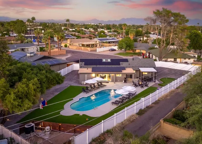 5 Bedroom With Heated Pool, Fire Pit, Big Backyard In Paradise Valley Phoenix